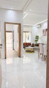 Gallery image of Modern apartment with pool, private parking in Bouznika