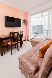 Μια τηλεόραση ή/και κέντρο ψυχαγωγίας στο Loft Apartamento en el Corazon de La Vega