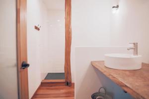 Ένα μπάνιο στο Loi B&B +11 φωτογραφίες