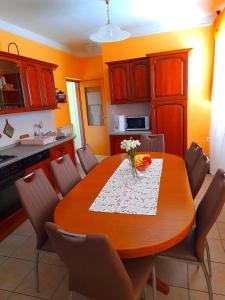 Kuchyň nebo kuchyňský kout v ubytování Apartments Vesna