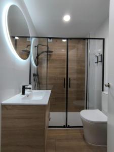 Ένα μπάνιο στο LG Cosy Loft La Pineda +8 φωτογραφίες