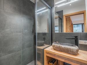 Ένα μπάνιο στο Guatsi +9 φωτογραφίες