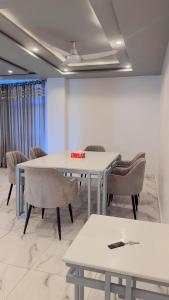 Φωτογραφία από το άλμπουμ του Luxury One-Bedroom Deluxe Apartment Bahria Town Lahore στη Λαχόρη