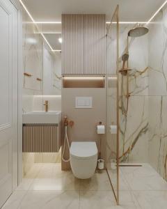 ein Badezimmer mit Toilette und Waschbecken in der Unterkunft Lenarda hotel in Nggorang