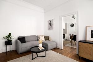 Posezení v ubytování Charming 2Bed Home Near Cafés & Racecourse