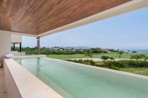 Πισίνα στο ή κοντά στο 3Bed condo with Pool Ocean views