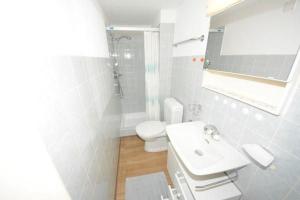 Un baño de Chesa Talvo 1 fotos más