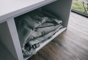 Postel nebo postele na pokoji v ubytování Tiny House Big View X Boneo by Tiny Away