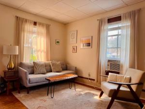 Fotografie z fotogalerie ubytování Cozy 1BD in Historic Shelburne v destinaci Shelburne