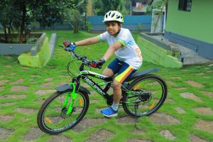 Jízda na kole v ubytování NARMADA POOl VILLA nebo okolí