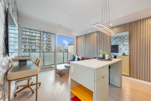 Φωτογραφία από το άλμπουμ του Mövenpick Suites - Toronto Entertainment District στο Τορόντο +28 φωτογραφίες