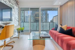 Χώρος καθιστικού στο Mövenpick Suites - Toronto Entertainment District