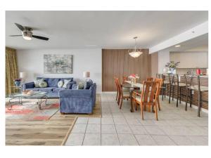 Χώρος καθιστικού στο Oceanfront Luxury 3 Bd 3 Bh Condo in N Myrtle Beach