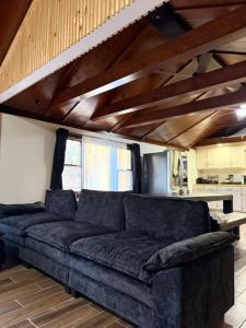 Χώρος καθιστικού στο King Cabin