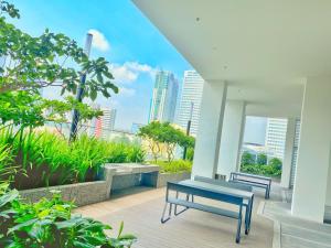 Κήπος έξω από το Happy Stay At Quill Residence KLCC