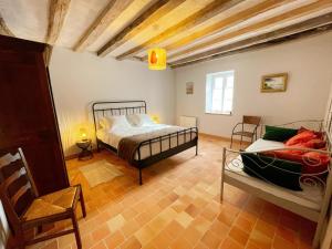 Postel nebo postele na pokoji v ubytování Magnifique gîte avec jardin et parking, proche d'Azay-le-Rideau - FR-1-381-641