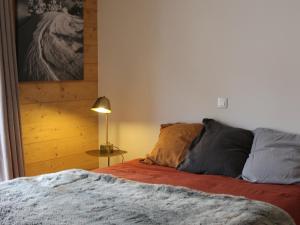 Postel nebo postele na pokoji v ubytování Appartement standing 2 chambres, centre-ville, 5 pers, WiFi, parking - FR-1-836-8