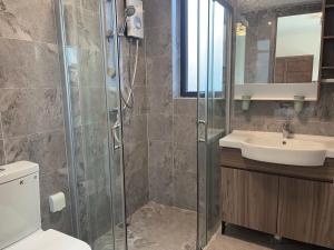 O baie la 森林城市高尔夫别墅中式度假别墅