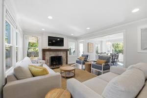 Μια τηλεόραση ή/και κέντρο ψυχαγωγίας στο Kansas Cape Cottage