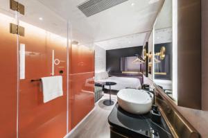 Ένα μπάνιο στο CitiGO Hotel Yuexiu Ouzhuang MTR Station Ghuangzhou - Free shuttle between hotel and Exhibition Center during Canton Fair +23 φωτογραφίες