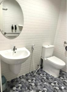 Ένα μπάνιο στο ViphuananResort