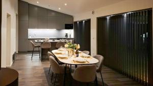 Φωτογραφία από το άλμπουμ του Modern Lake House With Spa At Lake Barken σε Sörbo