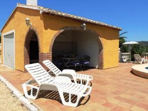 Το κτήριο όπου στεγάζεται  η παραθεριστική κατοικία