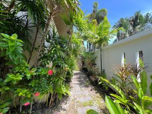 Κήπος έξω από το Santi Lanna pool villa , 3min to Rawai beach