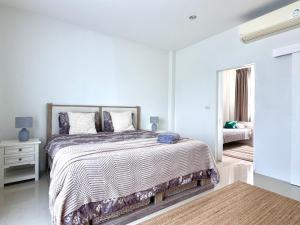 Ένα ή περισσότερα κρεβάτια σε δωμάτιο στο White Castle +44 φωτογραφίες