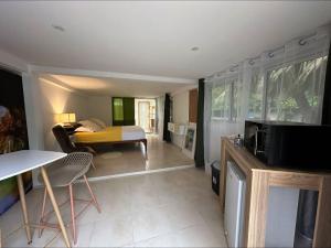 Η κουζίνα ή μικρή κουζίνα στο Hinevai LODGE