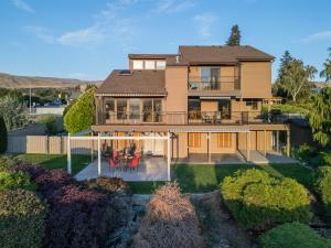 une vue aérienne d'une maison dans l'établissement Apple Capital Getaway, à East Wenatchee