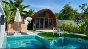 Πισίνα στο ή κοντά στο Found Mansion +136 φωτογραφίες