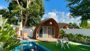 Πισίνα στο ή κοντά στο Found Mansion