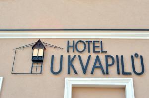 Certificato, attestato, insegna o altro documento esposto da Hotel U Kvapilů