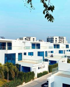 Bygningen som villaen ligger i