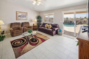 Πισίνα στο ή κοντά στο Havasu Hacienda - Pool Hot Tub Outdoor Kitchen