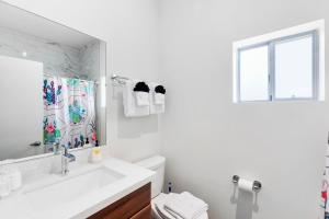 Ένα μπάνιο στο Compact Urban Living in DTPH, Pool