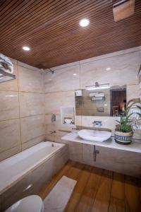 Ένα μπάνιο στο Heritage Bungaow +56 φωτογραφίες