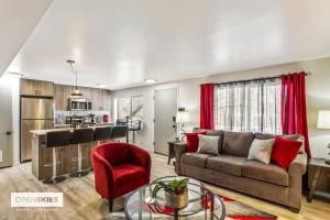 Η κουζίνα ή μικρή κουζίνα στο Elegant Downtown SLC Point King Bed 2 Bed 1 Bath