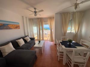 Posezení v ubytování Precioso apartamento con vistas al mar y piscina en Mojácar