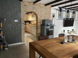 Kuchyň nebo kuchyňský kout v ubytování Gemütliches Haus mit Whirlpool & Kamin