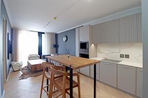 Kuchyň nebo kuchyňský kout v ubytování Thango Executives Gallileo Ellipse + 33 fotografií