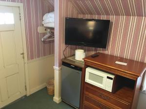 Kuchyň nebo kuchyňský kout v ubytování Doray Motel Lake George