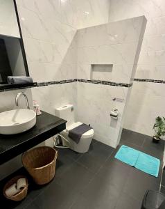Koupelna v ubytování Lanta Sunshine Residence + 81 fotografií