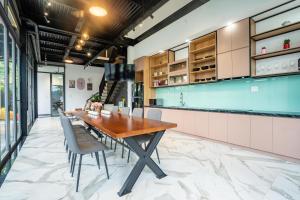 Kuchyň nebo kuchyňský kout v ubytování Amy Chill Villa