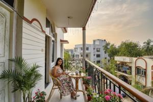 Μπαλκόνι ή βεράντα στο FabHotel Saltlake Regency - 14km from Anandlok Hospital