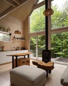 Η κουζίνα ή μικρή κουζίνα στο Schody do wody linia brzegowa jeziora Kaszuby