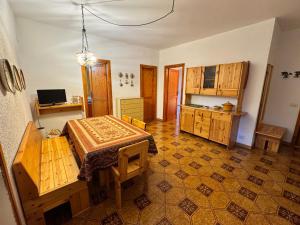 Kuchyň nebo kuchyňský kout v ubytování La casa di Orsa