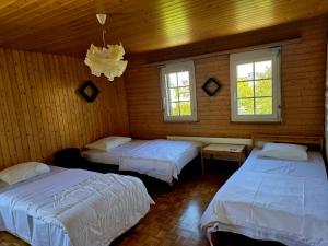 Postel nebo postele na pokoji v ubytování Gast Haus + 24 fotografií