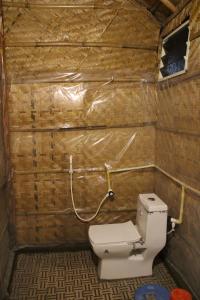 Ένα μπάνιο στο Rocky Meadows Resort Hampi